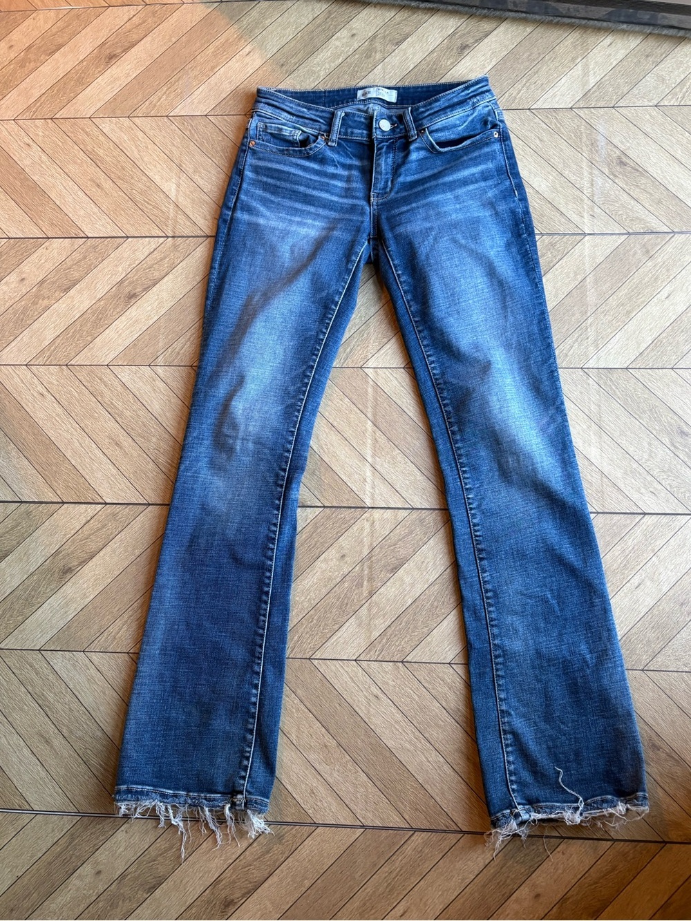 BKE Stella Boot Cut Classic Low Rise Blue Jeans with Frayed Hem 27x33 1/2